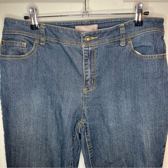 Chico's Straight Leg Jeans Medium Blue Denim 1.5 (10) 28.5” inseam - Picture 3 of 11